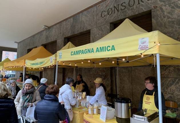 Cremona Coldiretti Un pieno di vitamina C al mercato di Campagna Amica
