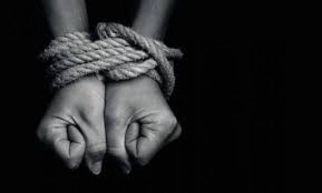  Come riconoscere (e combattere) la tratta di esseri umani