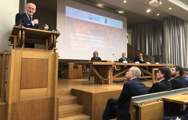 Brescia Il Capo della Polizia Franco Gabrielli ritira la Vittoria Alata | Adriana Zuccarini