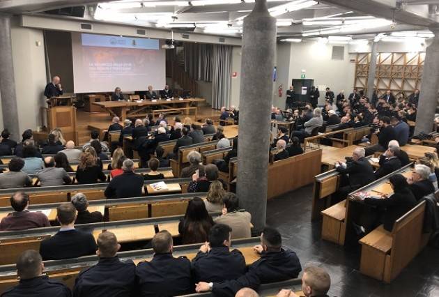 Brescia Il Capo della Polizia Franco Gabrielli ritira la Vittoria Alata | Adriana Zuccarini
