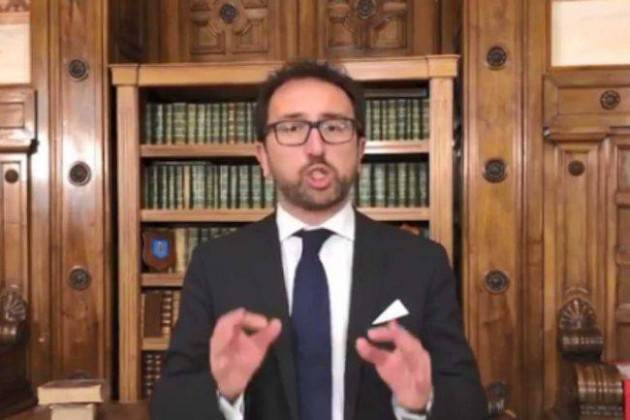Prescrizione, Bonafede replica a Renzi: