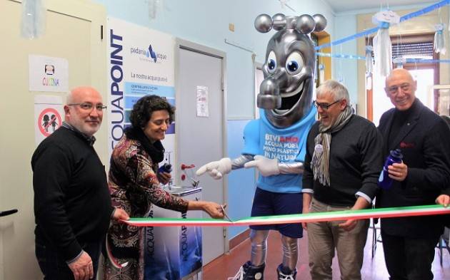 Pieve d’Olmi, Padania Acque : inaugurato il corner Acqua Point alla scuola dell’Infanzia