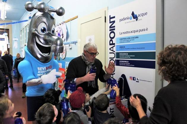 Pieve d’Olmi, Padania Acque : inaugurato il corner Acqua Point alla scuola dell’Infanzia