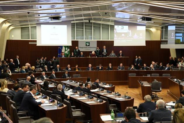 Lombardia Visita della Senatrice Segre in Consiglio regionale: ‘Fermiamo quel mondo che corre verso una deriva d’odio’