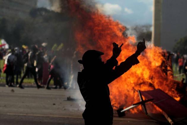 Mondo: proteste violente e sconvolgimenti politici sono la ''nuova normalità''