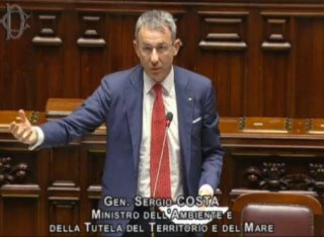 Con il ministro Costa l’Italia annuncia l’obiettivo ''Amianto zero'', ma non sa dove smaltirlo