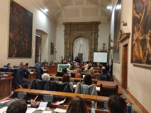 Cremona Il Consiglio Comunale STOPPA, all’unanimità , la Fondazione sul progetto del parco fotovoltaico a terra 