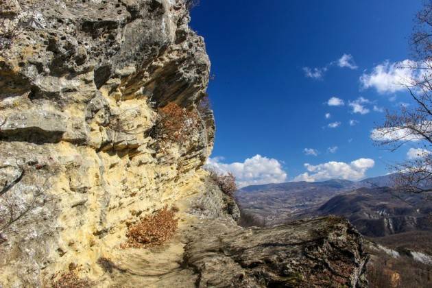 I GASTRO TREKKING DI CALYX: LE GROTTE DI SAN PONZO  E IL MONTE VALLASSA