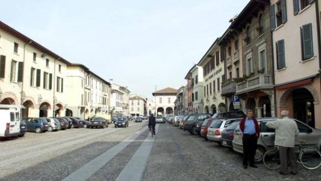 Coronavirus, Ad Orzinuovi 5 vittime. 4 morti in 12 ore nel paese del Bresciano. 