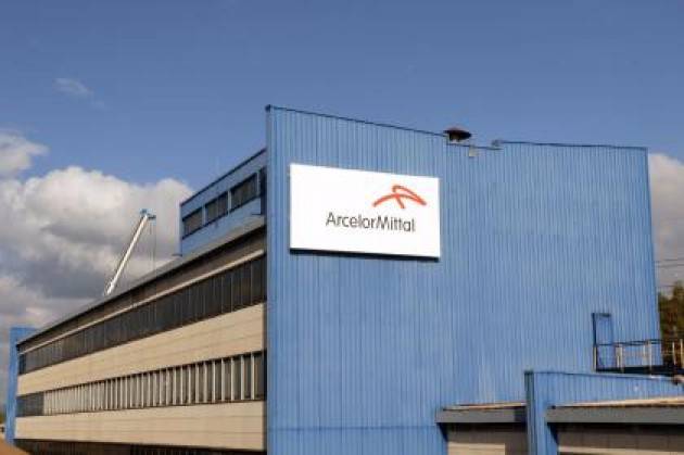 Firmata l'intesa tra ArcelorMittal e l'Ilva in amministrazione straordinaria