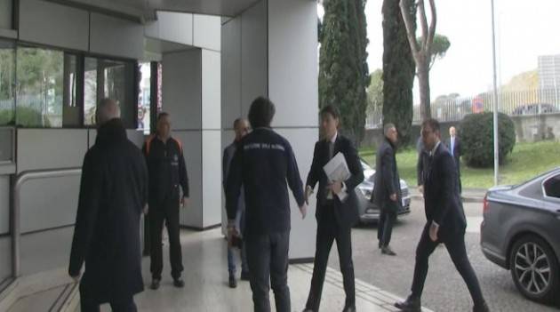 Il premier Conte rischia di violare le norme anti-contagio da coronavirus