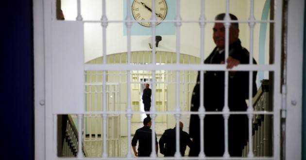 Primo caso positivo in un carcere italiano. La pandemia potrebbe durare due anni