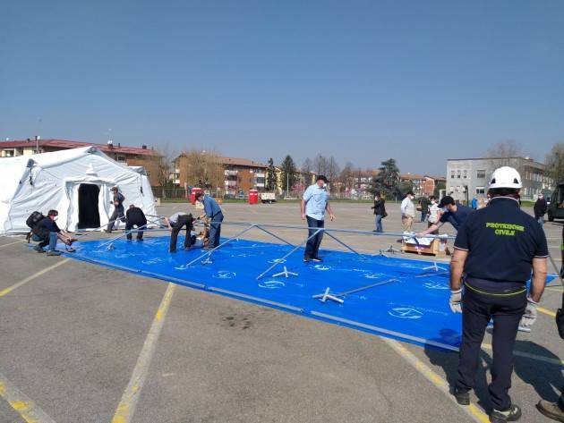 #LottaCororavirus  Stanno procedendo i lavori di montaggio dell'Ospedale da campo a Cremona