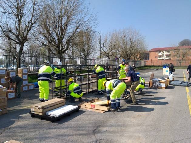 #LottaCororavirus  Stanno procedendo i lavori di montaggio dell'Ospedale da campo a Cremona