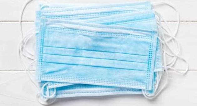 La Spezia: su Facebook vendevano mascherine rubate, denunciati