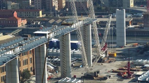 I sindacati chiedono uno stop alla costruzione del nuovo ponte di Genova