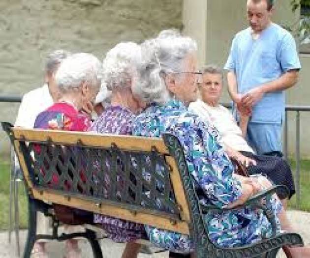 Palermo, boom di contagi in una casa di riposo: 69 positivi e un morto