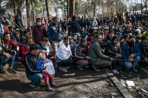 Turchia mette in quarantena i migranti a confine greco