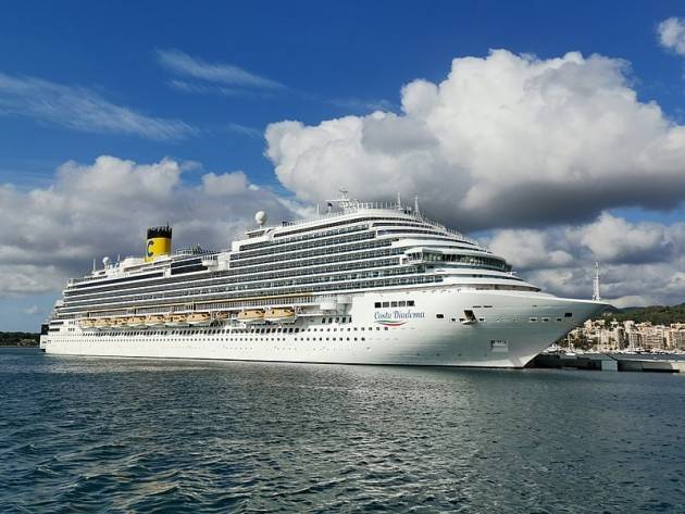 Attraccata a Piombino la Costa Diadema