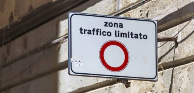 Bergamo, ZTL e pagamento della sosta sospesi fino al 3 maggio