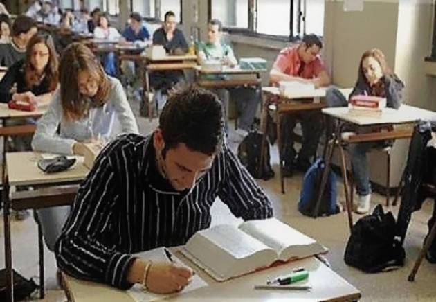 Maturità 2020, firmata l'ordinanza: la commissione sarà interna