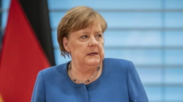 Merkel: ''Pronti a maggiori contributi contro la pandemia''