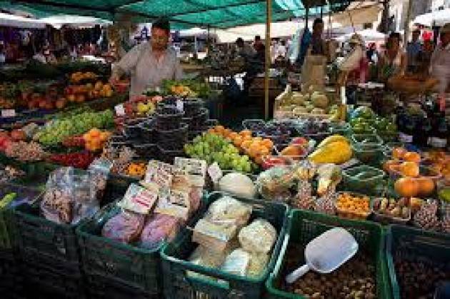 Da mercoledì riapertura dei mercati scoperti: solo alimentari e regole