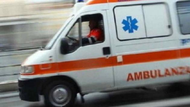 70enne di Pavia si toglie la vita dandosi fuoco nel cortile di casa