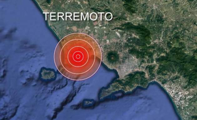  Terremoto nella notte a Pozzuoli