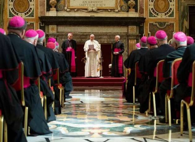 LA POSIZIONE DEI VESCOVI ITALIANI SUL NUOVO DECRETO: GRAVE IL PERDURARE DELLE RESTRIZIONI PER LE MESSE