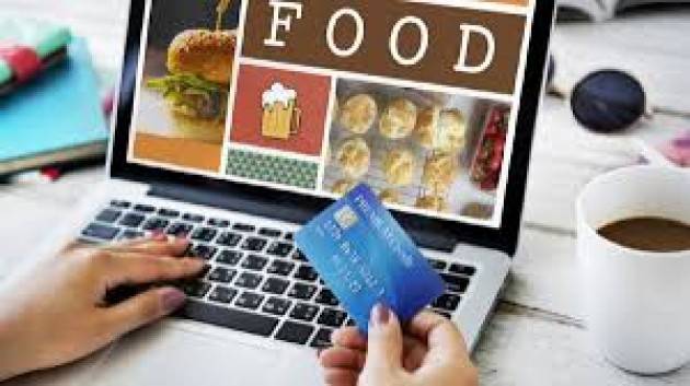 ITALIANI PAZZI PER LO SHOPPING ONLINE DI CIBO