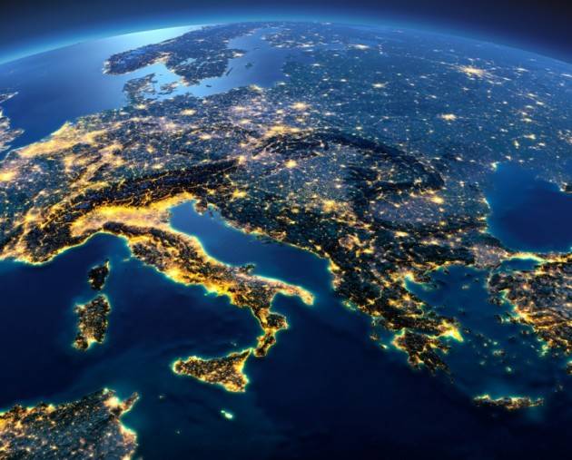 Calano i consumi di energia e le emissioni di CO2. Ma la decarbonizzazione dell’Italia resta al palo