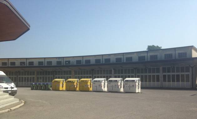 Cremona Rifiuti urbani: riaperte le isole ecologiche e ripristinato il ritiro a domicilio
