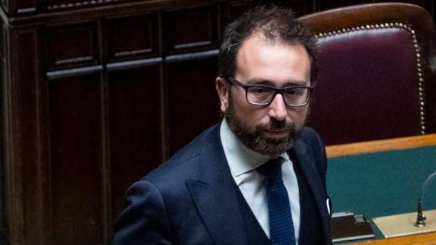 Boss scarcerati per coronavirus: Bonafede al lavoro per rimandarli in cella