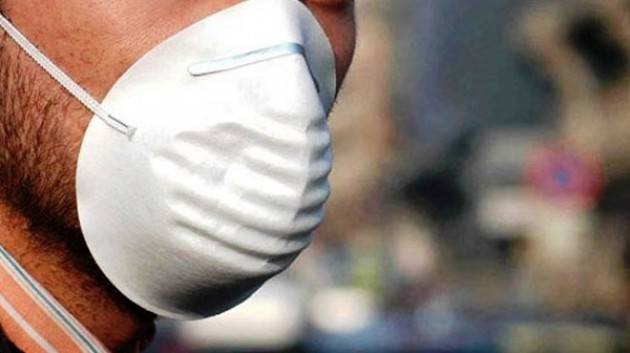 Nascondono droga dietro mascherina, 2 arresti