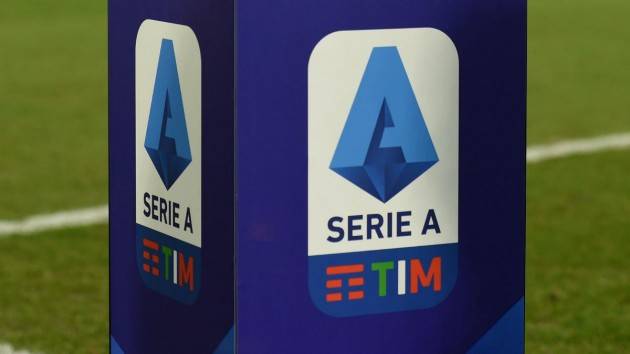 Serie A: ''Sì al taglio degli stipendi''