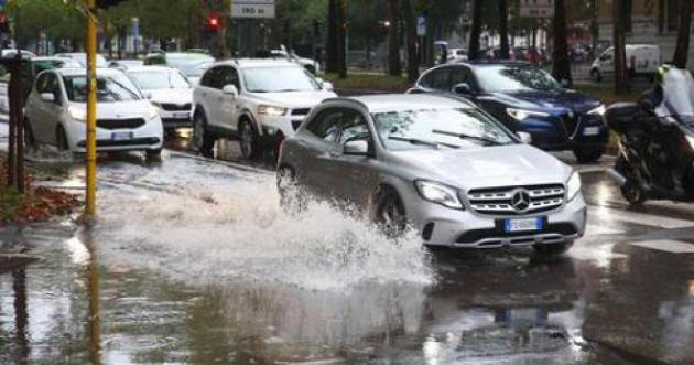 Milano, esondano Lambro e Seveso