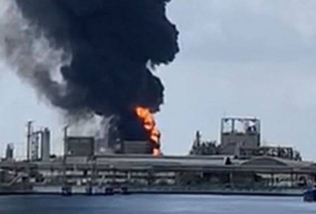 Incendio in azienda chimica, 2 feriti gravi