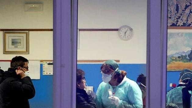 Dati in risalita. Pregliasco: ''Non dobbiamo spaventarci''