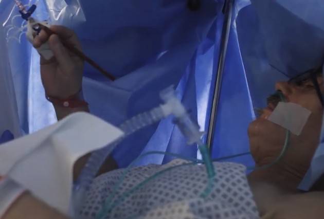 ASST Ospedale di Cremona DOPO L’EMERGENZA COVID, LUNEDI’ SCORSO IL PRIMO INTERVENTO DI CHIRURGIA DA SVEGLIO (Video)