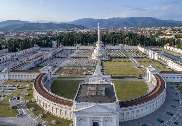 Brescia da lunedì riaprono i cimiteri della città