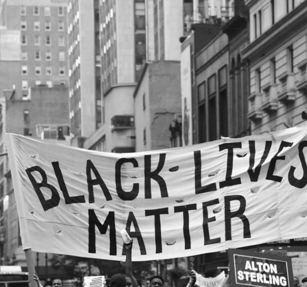 Roma: Black lives matter- Le vite nere contano. 8min e 46 sec in ginocchio per George Floyd