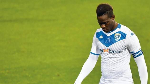 Balotelli va ad allenarsi ma non lo fanno entrare