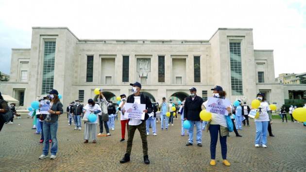 Protesta degli infermieri davanti all’ospedale Niguarda