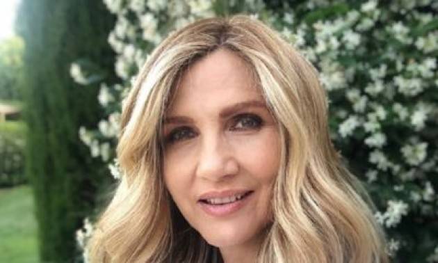 La Cuccarini è la Cuccarini. Anche se sovranista