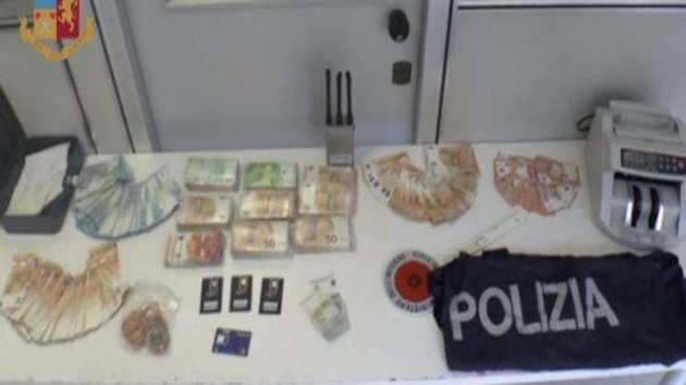 Milano: 8 arresti e 100mila euro nascosti in un ''finto'' muro - VIDEO