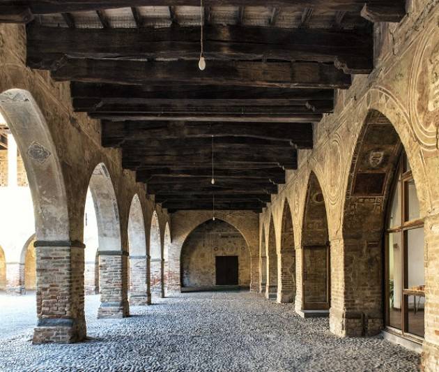 A partire da sabato 4 luglio 2020, il castello visconteo di Pandino accoglierà di nuovo i visitatori al proprio interno.