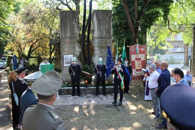Cremona, commemorate questa mattina le vittime del bombardamento del 1944