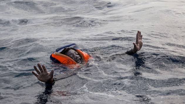 Pianeta Migranti Cremona . Fondi alla Libia. Vivi e morti abbandonati in mare. 