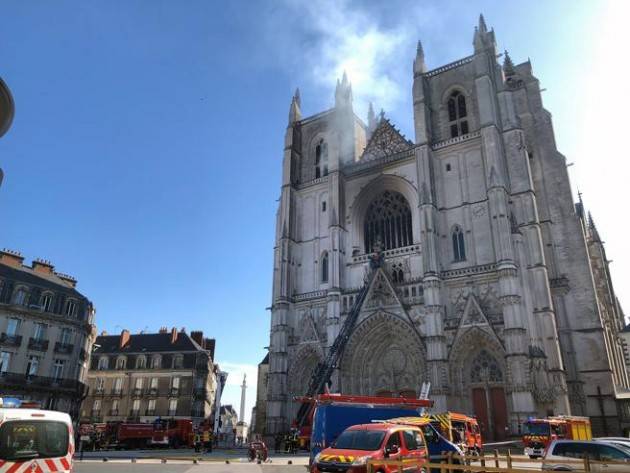 Incendio nella cattedrale di Nantes: fermato un uomo